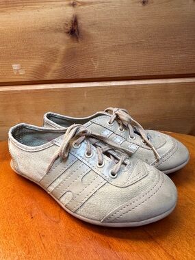 In-step (asahi) Twirling Shoes Girls Size 4 11.5 - 12 US